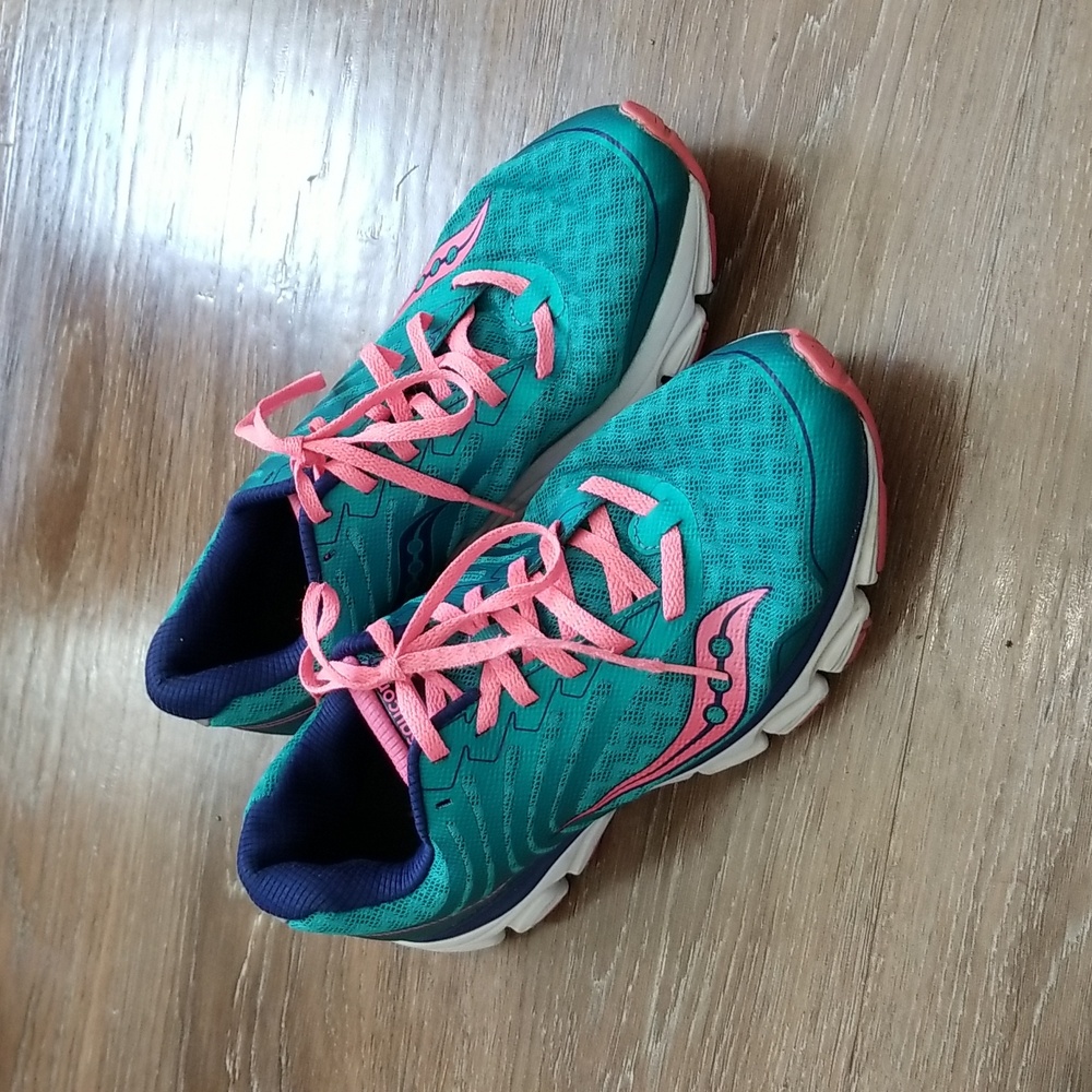 (8.5) Saucony Lace Up Sneakers Running Activewear Gym Sporty Outdoor